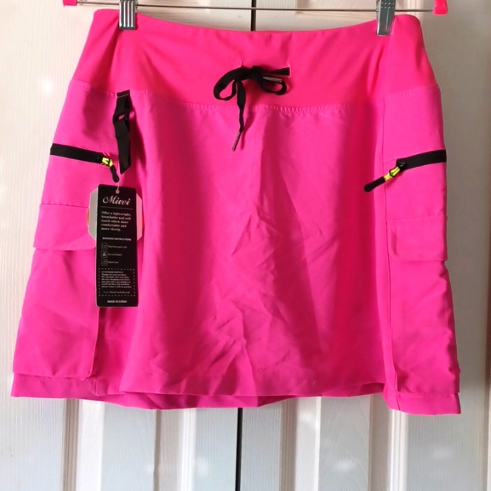 *NWT* Mivei Hot Pink Athletic Cargo Sports Skort. Size Medium